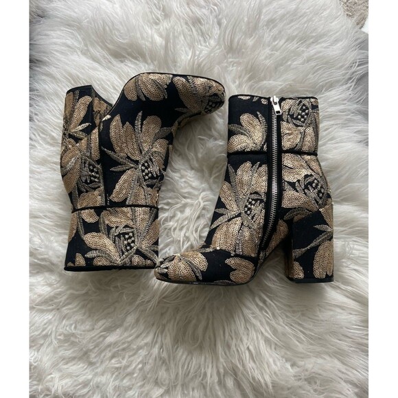 Steve Madden Shoes - Steve Madden Goldie Black and Gold Metallic Sequin Embellished Booties Size 6.5